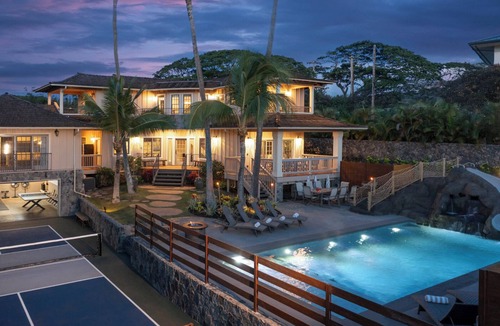 Napili House | Celebrity Home Across the Street From Beach! Pool With Slide, Pickleball, Gym!