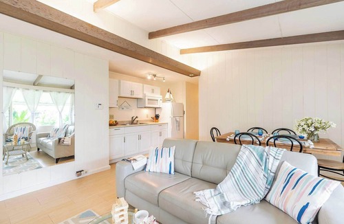 Ewa Beach Cottage | Charming 2-bedroom cottage in enjoyable Ewa Beach with WiFi, AC