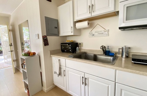 Ewa Beach Cottage | Charming 2-bedroom cottage in enjoyable Ewa Beach with WiFi, AC
