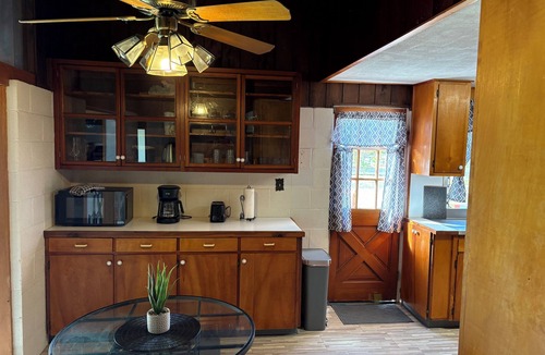 Kapoho House | Charming 2-bedroom house in wonderful Pāhoa with free private covered parking