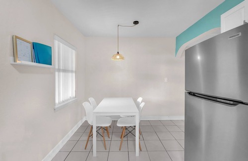 Dania Beach House | Charming 2BR Dania Beach Bungalow Getaway