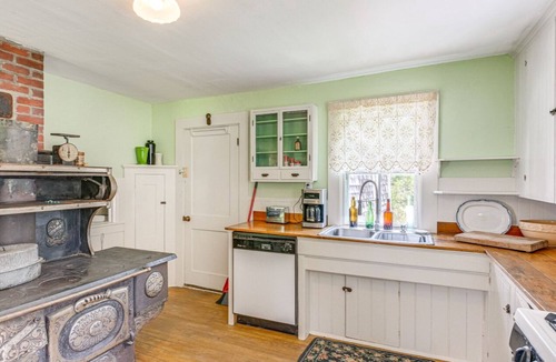 Milbridge Other | Charming 3-bedroom farmhouse in pleasant Milbridge with WiFi on 22 acres