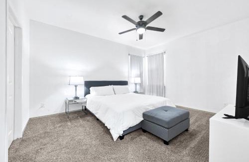 Channelview House | Charming accommodation in Houston!