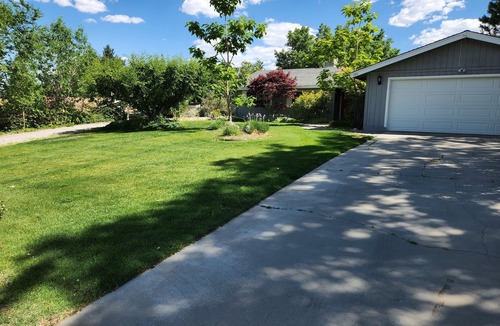 Bishop House | Charming and spacious 3-bedroom vacation home in delightful Bishop