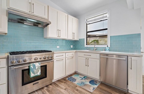 Portlock House | Charming Hawaii Kai home with private pool