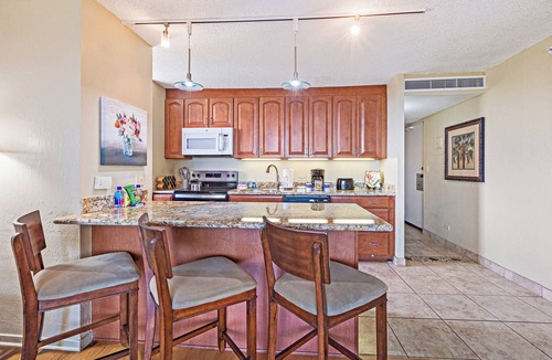 Lahaina Condo | Charming Studio at Oceanfront Ka’anapali Shores | Pools, Beach Access, AC
