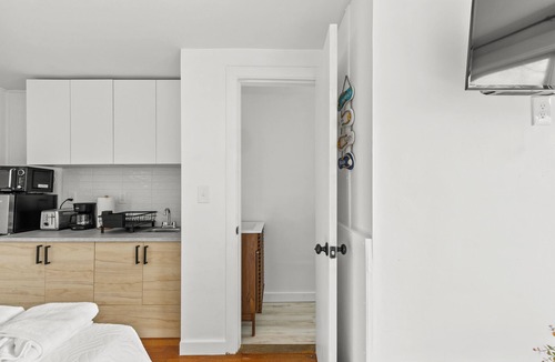 Dennis Port Condo | Charming Studio Dennis Port Getaway with WiFi and AC - Close to Beach!