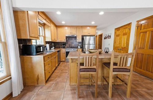 Gainesville House | Charming Waterfront Retreat. deep-water dock