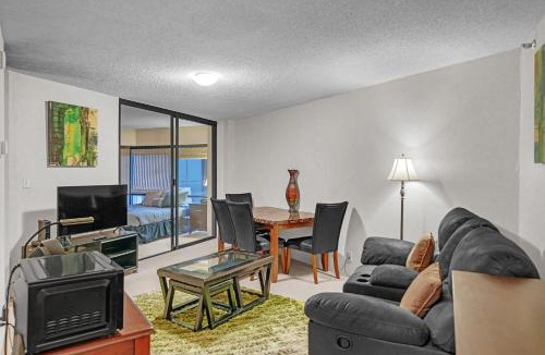 Downtown Honolulu Apartment | Chic DT Honolulu Executive Condo condo