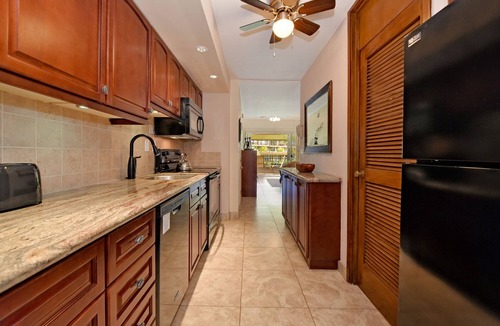 Kaanapali Condo | Clean and Beautifully Remodeled at Maui Kaanapali Villas-Sleeps 4 *