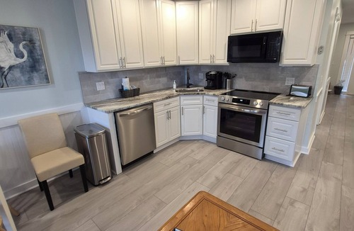 Folly Field Condo | CLEAN, Convenient - fully renovated! Sleeps 4 HHI STR#018944