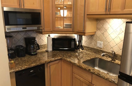 Kahana Condo | Clean, Ocean Front, Large 1 Bd, 1st Floor, Royal Kahana