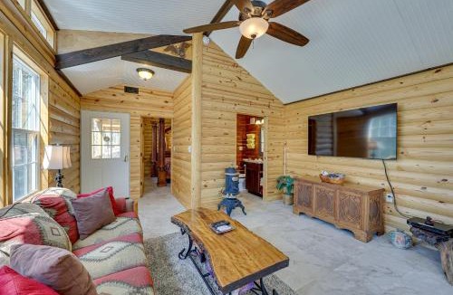 Eureka Springs House | Cliffside Eureka Springs Cabin w/Beaver Lake View