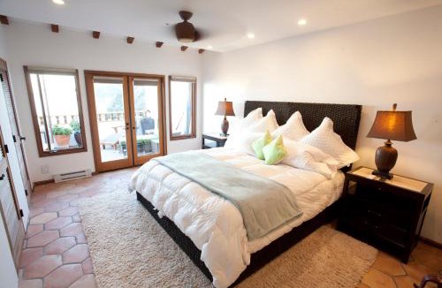 Avalon Villa | Clifftop escape w wrap-around views & pool