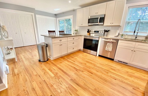 West Ashley House | Coastal Comfort in Charleston - Family + Pet Friendly - Central Location