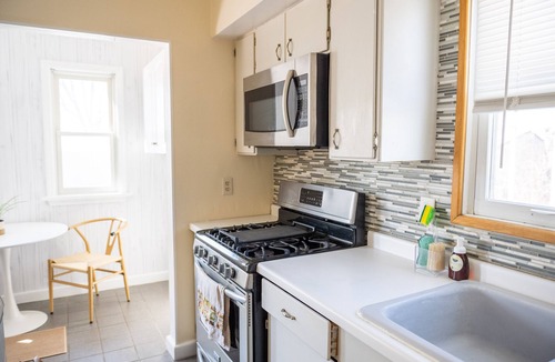 Como House | Como Conservatory, Fairgrounds & Downtown. 3 bed, 1 bath kid friendly home.