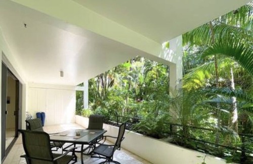 Kuliouou - Kalani Iki Condo | Condo on the Beach (Kahala) 1 bedroom "March & April" *Special Rates*