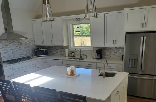 Springdale House | Conveniently located in NWA!