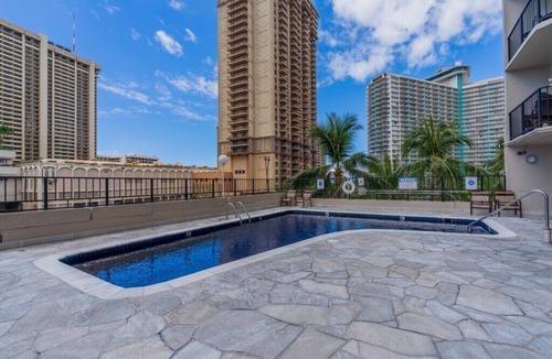 Waikiki Apartment | Conveniently located Waikiki studio, with A/C, close to beach, restaurants