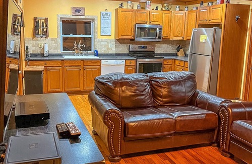 Todd Cabin | Cool Mountain Days Are Calling -3BR/2BA Creekfront Near Boone w/Hot Tub