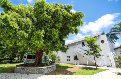 Kahalu u House | COUNTRY COMFORT & AC 2 BEDROOM - 30 DAYS
