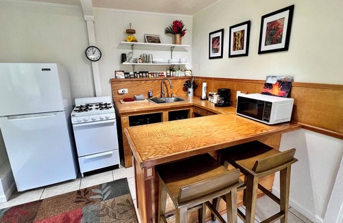 Keaukaha House | Cozy, Clean Studio close to Beach!