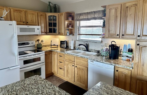 Canyon Other | Cozy Spacious family friendly Farmhouse + HotTub Views of Palo Duro Canyon!