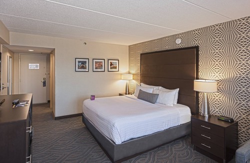 South Loop Hotel | Crowne Plaza Suites MSP Airport - Mall of America by IHG