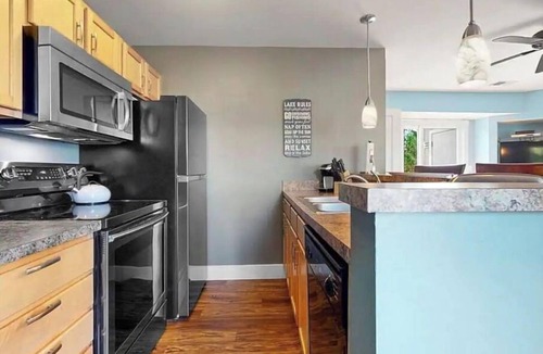 Allegan County House | Cute condo with pool ideal for spring and summer fun