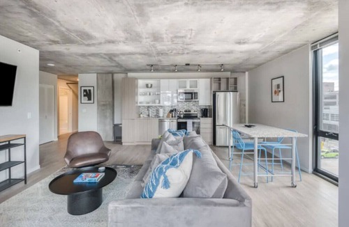Downtown Minneapolis Apartment | CW 2BR Sky Lounge Rooftop Pool Gym 1120 NEW B
