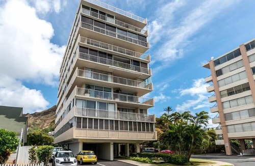 Diamond Head - Kapahulu - St. Louis Condo | Danno's Hawaii Five-O Condo, Base of Diamond Head, Full Ocean View, Private