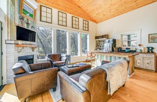 Mountain City House | Deck & Fire Pit: Mtn-View Cabin in Rabun Gap