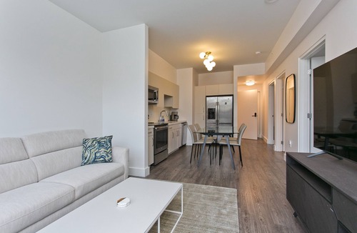 Portlock Condo | Designer Condo in Hawaii Kai! Close to beaches, shopping, hiking!