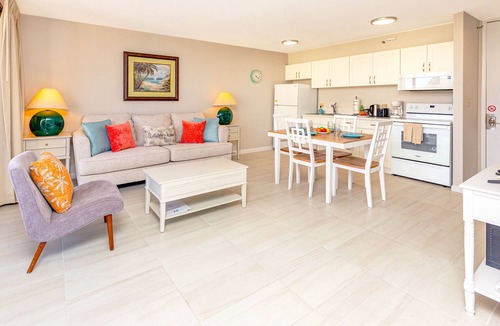 Waikiki Condo | Diamond Head & Ocean View Gem Near Waikiki Beach: Parking's On Us!