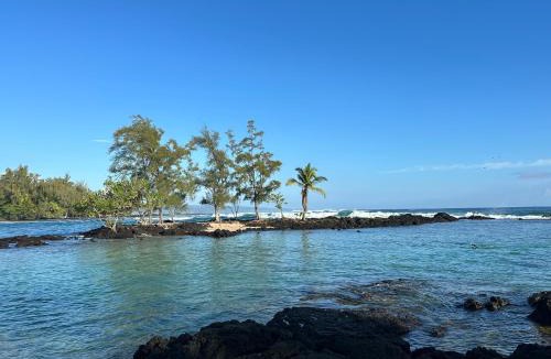 Hilo Apartment | Direct Oceanfront Mauna Loa Shores Honu Elua #508 next to Carlsmith Beach park, Hilo HI
