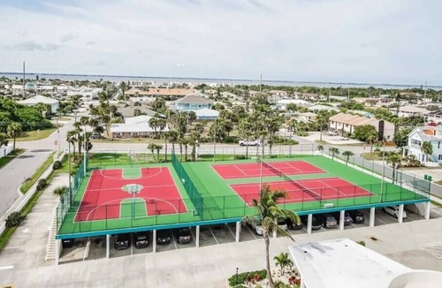 Banana River Estates Resort | Discovery Beach Resort - Spacious 2 Bedroom W/ Full Kitchen