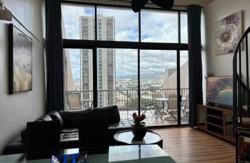 Downtown Honolulu Apartment | Downtown 2BR Huge Patio Free parking WiFi