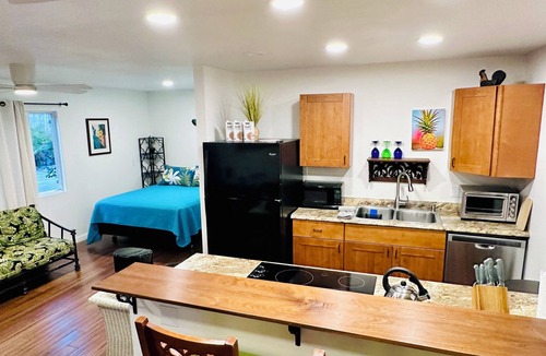 Historic Kailua Village House | Downtown Kailua Kona Inn