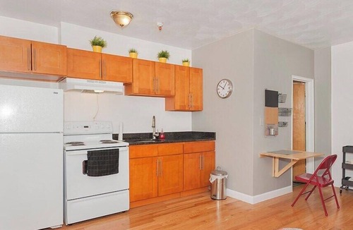 Bay Village Apartment | Downtown Studio Apt, Perfect for Medical Workers