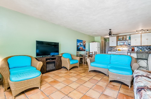 Ualapue Apartment | Dreamy oceanfront resort condo with pool, tennis courts, & beach access