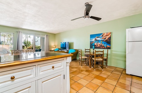 Ualapue Apartment | Dreamy oceanfront resort condo with pool, tennis courts, & beach access