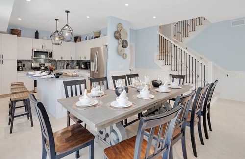 Uptown - Upper Duval House | *DUCHESS OF CATHERINE @ DUVAL* Home & Pool + Last Key White Glove Service.