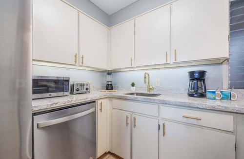 Kaanapali Condo | EL K203 2BD Condo w AC Pool Beach Cabana