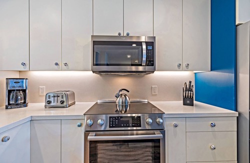 Downtown Lahaina House | Elegant Oceanfront – Beautiful Remodel - Puamana 254-1.