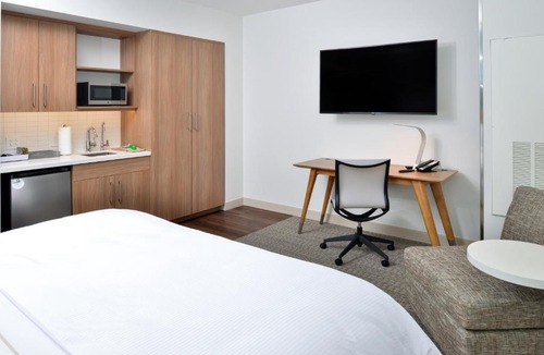 Leawood Hotel | Element by Marriott Overland Park