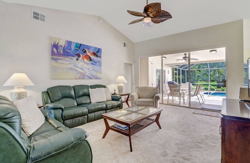 Central Naples Villa | Enchanting Villa with Private Pool, Bicycles, and Full Amenities; 7-day discount