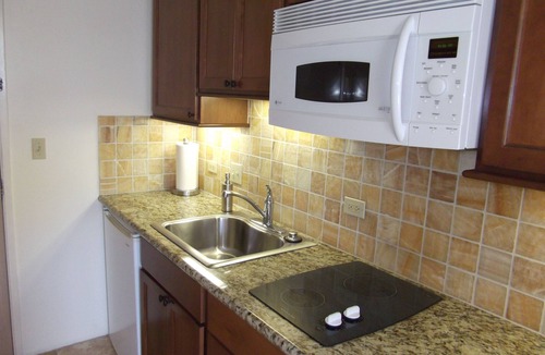 Waikiki Condo | Enjoy the Ocean View, Relaxing Beaches and Vibrant Night Life.