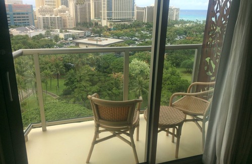 Waikiki Condo | Enjoy the Ocean View, Relaxing Beaches and Vibrant Night Life.