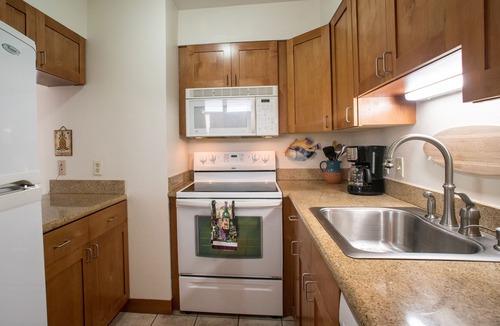 Kahana Condo | Escape To Maui! Beautiful 1 Bedroom With Amazing Ocean Views