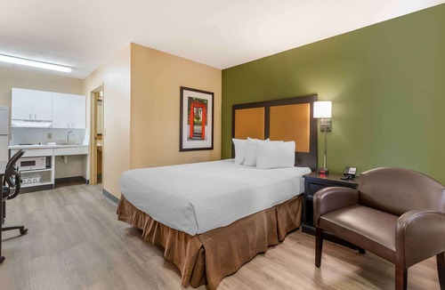 Maryland Heights Hotel | Extended Stay America Select Suites - St. Louis - Westport - E Lackland Rd